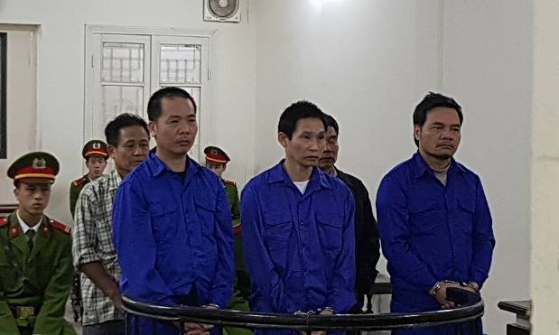 5 bị cáo sản xuất, buôn bán vũ khí 'chia nhau' 44 năm tù Các bị cáo tại tòa