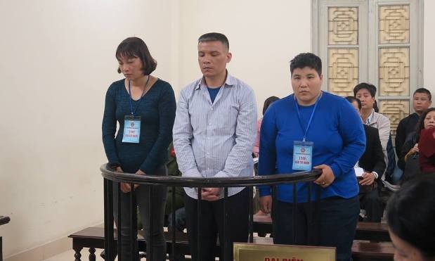 'Qua mặt' ngân hàng thế chấp 87 cục bê tông lấy 31 tỷ đồng Các bị cáo tại tòa.