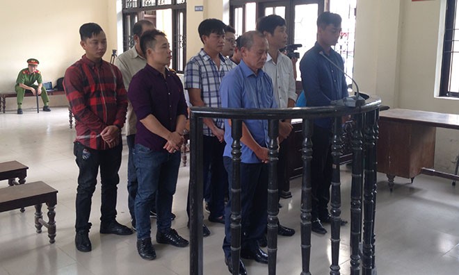 Ông trùm Minh “Sâm” bị tăng án lên 36 tháng tù Các bị cáo tại tòa phúc thẩm.
