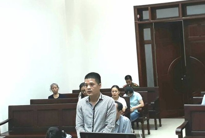 Mua hóa đơn khống để vay ngân hàng 38 tỷ đồng Bị cáo Đào Hữu Tình trả lơi HĐXX.