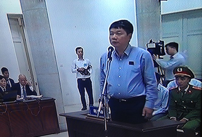 Triệp tập đại diện Bộ Tài chính, Ngân hàng NN tới phiên xử ông Thăng Ông Đinh La Thăng trước bục khai báo sáng nay.