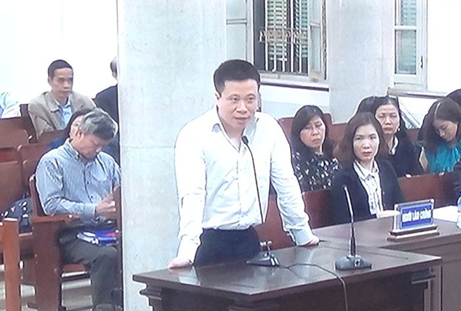 Hà Văn Thắm: PVN từng có cơ hội thoát khoản lỗ 800 tỷ đồng Hà Văn Thắm tại phiên tòa sáng nay.