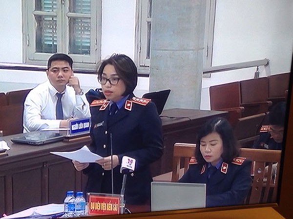 Ông Đinh La Thăng: Xin đối xử với bị cáo như số phận một con người Đại diện VKSND TP Hà Nội tham gia đối đáp.