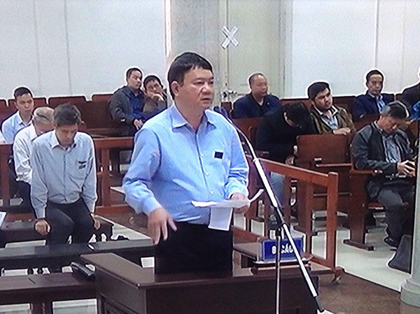 Nói lời sau cùng, ông Đinh La Thăng nhắc nhiều đến bố và gia đình Bị cáo Đinh La Thăng tại tòa ngày 24/3.