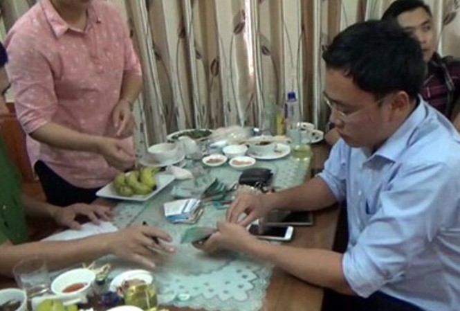 Cựu nhà báo Lê Duy Phong sắp hầu tòa vì nhận tiền của một Giám đốc sở Lê Duy Phong khi bị bắt quả tang.