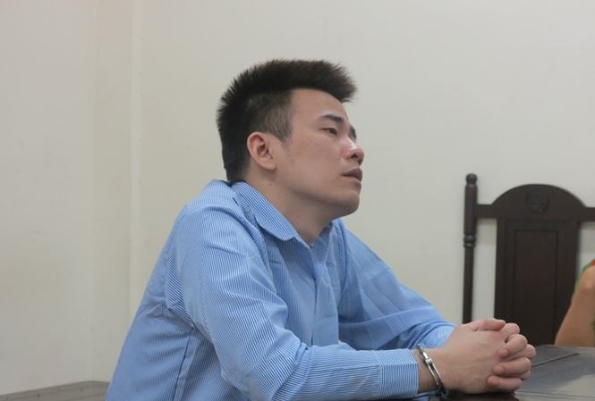 Trộm khai lấy ô tô để ngăn... chiến tranh thế giới Bị cáo Nguyễn Duy Linh.