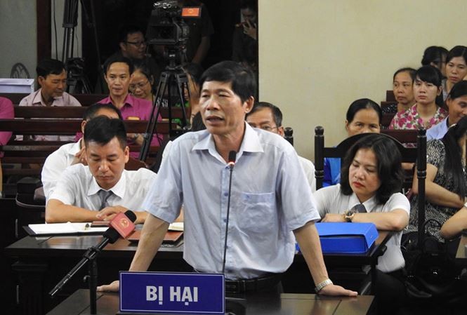 Vụ chạy thận chết người: Lộ sai phạm của lãnh đạo bệnh viện Hòa Bình Ông Hoàng Đình Khiếu bị tố "thí tốt" Hoàng Công Lương.