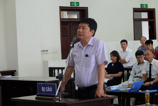 Kiểm sát đối đáp thế nào trước các câu hỏi của ông Đinh La Thăng? Bị cáo Đinh La Thăng tại tòa.