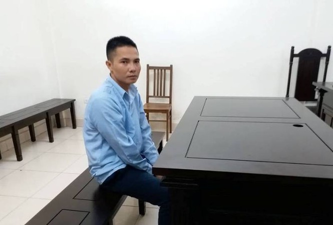 Hẹn nhau ra ngã ba 'tử chiến' vì nợ tiền sóc đĩa Bị cáo Nguyễn Trọng Mạnh tại tòa.