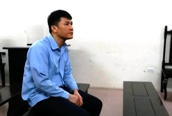 Cán bộ dầu khí gửi tiền của cơ quan, 'đút túi' lãi ngoài từ OceanBank Bị cáo Trần Đức Chính tại tòa.