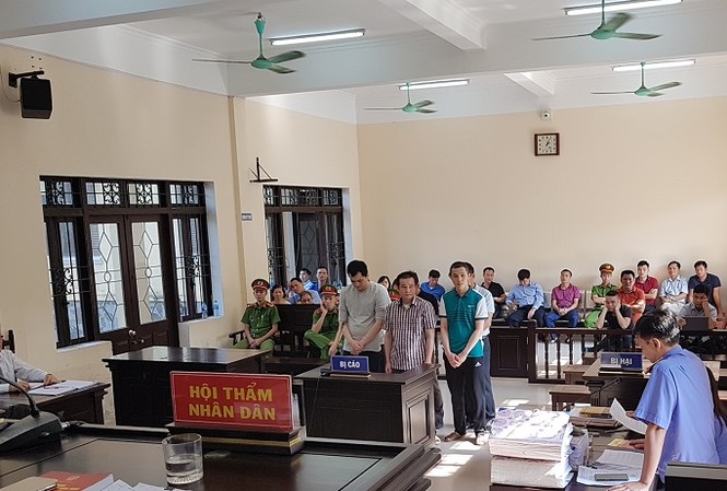 Không có chứng cứ CSGT nhận tiền bảo kê gần 360 xe quá tải? Các bị cáo nghe kiểm sát viên luận tội.