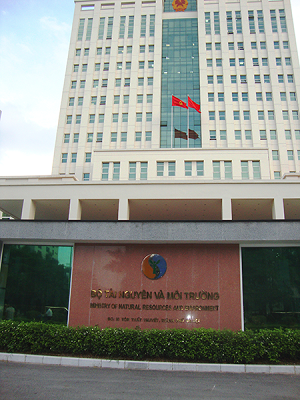 Bộ TN&MT kiểm điểm, xử lý vụ bổ nhiệm cán bộ thiếu tiêu chuẩn Bộ TN&MT kiểm điểm, xử lý vụ bổ nhiệm cán bộ thiếu tiêu chuẩn