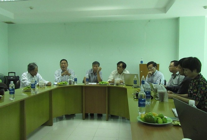 Chủ tịch Hội Nhà văn TPHCM xin lỗi vì sai sót trong quy trình Chủ tịch Hội Nhà văn TPHCM xin lỗi vì sai sót trong quy trình