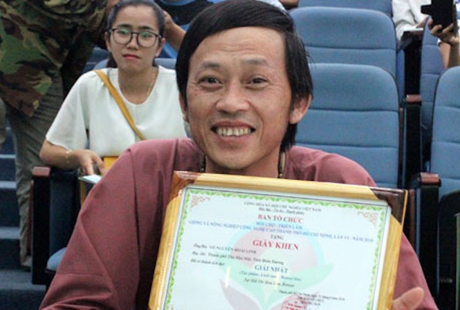 NSƯT Hoài Linh bất ngờ đoạt giải Nhất cuộc thi Hoa Kiểng NSƯT Hoài Linh bất ngờ đoạt giải Nhất cuộc thi Hoa Kiểng