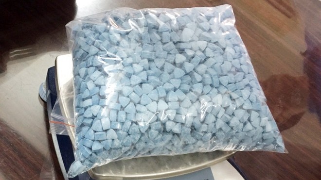 Bắt 3 đối tượng, thu giữ 26.700 viên nén ma túy tổng hợp Tang vật ma túy bị thu giữ. Ảnh: Tổng cục Hải quan cung cấp