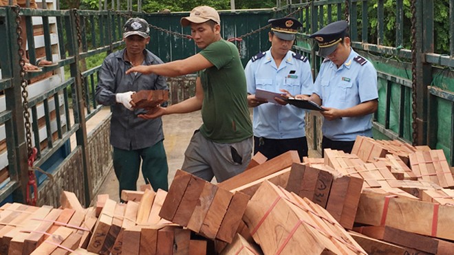 Đối thoại, doanh nghiệp “kêu” gì về thuế, hải quan? Ảnh minh họa của: Tuấn Nguyễn
