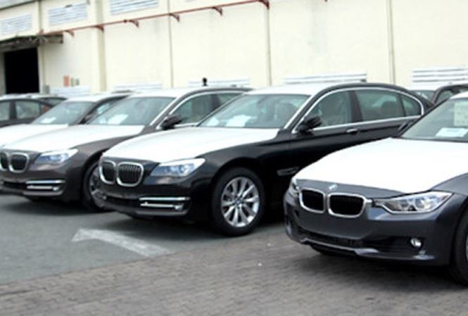 Vụ buôn lậu ở Euro Auto: Hơn 600 xe BMW chưa được thông quan Lô xe BMW đang phơi mưa, phơi nắng ngoài cảng VICT