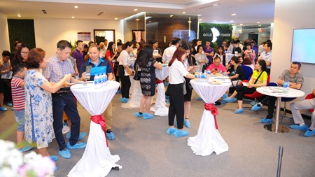 Cơ hội giảm ngay 250 triệu đồng khi đặt cọc dự án Gold Tower Khách hàng nườm nượp đến xem căn hộ mẫu và đặt cọc tại dự án Gold Tower 275 Nguyễn Trãi