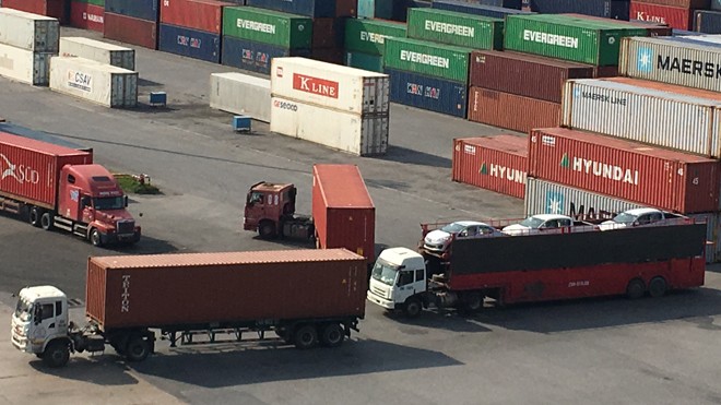 Gần 1.300 ôtô đăng ký về Việt Nam trước tháng 'cô hồn' Ôtô nhập khẩu về cảng Tân Vũ, Hải Phòng. Ảnh: Tuấn Nguyễn
