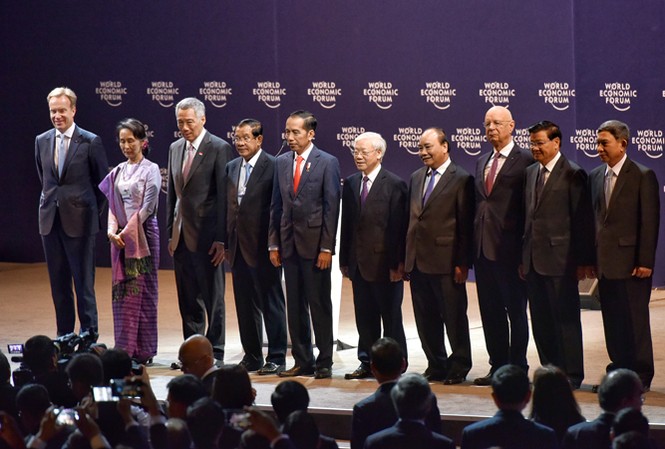 Khai mạc phiên toàn thể Diễn đàn Kinh tế Thế giới về ASEAN Lãnh đạo cấp cao các nước tham dự phiên khai mạc toàn thể WEF ASEAN. Ảnh: VNEXPRESS
