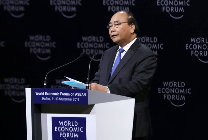 Thủ tướng đề xuất hòa mạng di động một giá cước toàn ASEAN Thủ tướng Nguyễn Xuân Phúc phát biểu tại phiên khai mạc toàn thể WEF