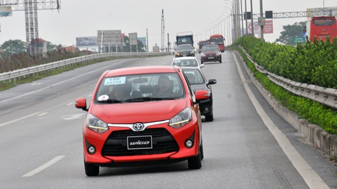 Ôtô nhập khẩu về Việt Nam tăng mạnh Mẫu xe đường phố Toyota Wigo vừa về Việt Nam