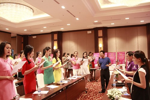 Thí sinh hoa hậu hát về biển đảo quê hương Thí sinh hoa hậu hát về biển đảo quê hương