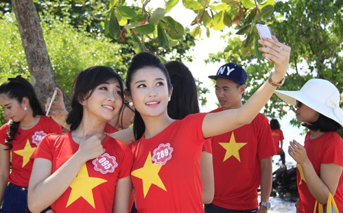 Thí sinh hoa hậu nhí nhảnh selfie Thí sinh hoa hậu nhí nhảnh selfie