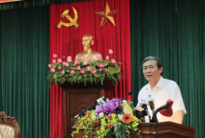 Ông Đinh Thế Huynh: Dân băn khoăn, lo lắng nhất là nạn tham nhũng Ủy viên Bộ Chính trị, Thường trực Ban Bí thư Đinh Thế Huynh phát biểu tại buổi làm việc. Ảnh: Trường Phong