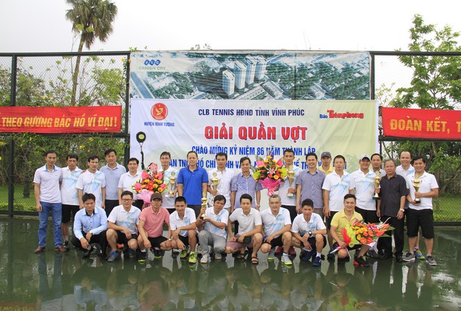 Giao lưu quần vợt chào mừng kỷ niệm ngày thành lập Đoàn Giao lưu quần vợt chào mừng kỷ niệm ngày thành lập Đoàn