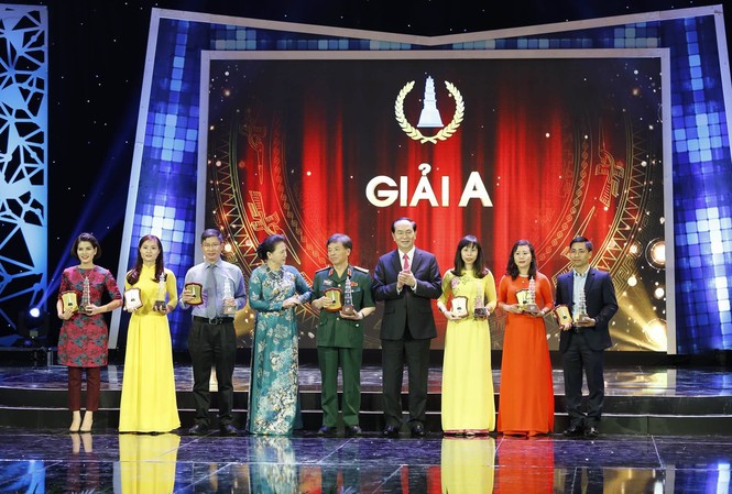 Báo chí cần làm tốt vai trò định hướng dư luận xã hội Báo chí cần làm tốt vai trò định hướng dư luận xã hội
