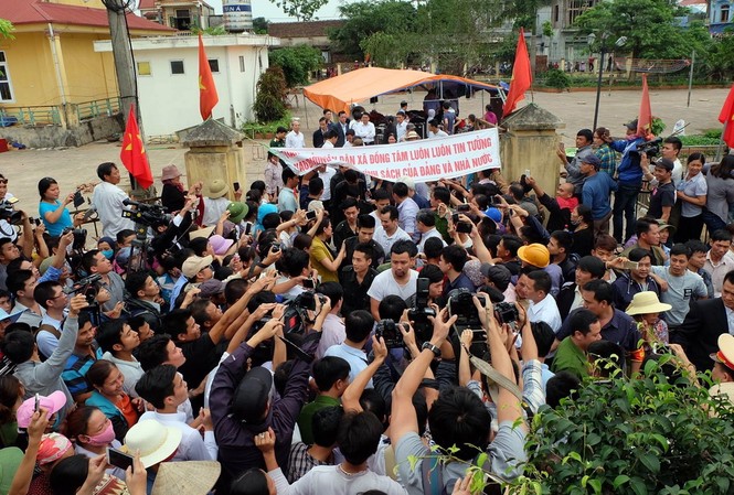 Khai trừ Đảng Bí thư xã Đồng Tâm Khai trừ Đảng Bí thư xã Đồng Tâm