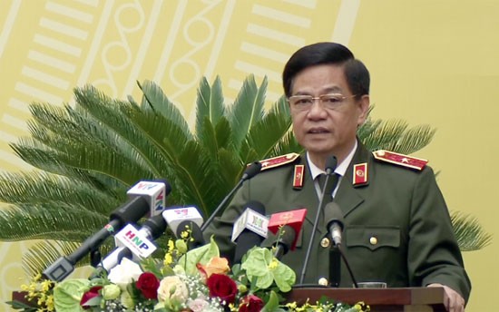 Mua áo phục vụ PCCC nhưng cỡ nước ngoài, mặc vào rộng lùng thùng Giám đốc Công an thành phố Hà Nội Đoàn Duy Khương