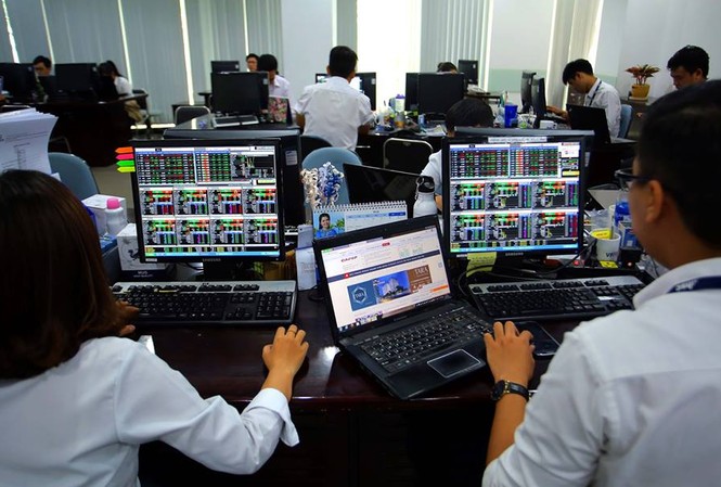 Cổ phiếu phủ sắc xanh trước kỳ nghỉ lễ Sàn chứng khoán trước dịp lễ dài ngày có nhiều tín hiệu khởi sắc