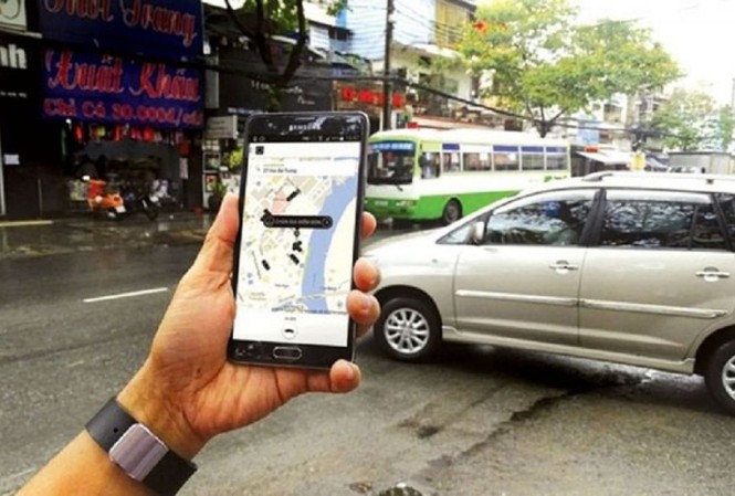 Hai hãng taxi ở Sài Gòn bắt tay 'quyết đấu' Grab? Savico Taxi muốn sáp nhập với Vinataxi để hồi sinh