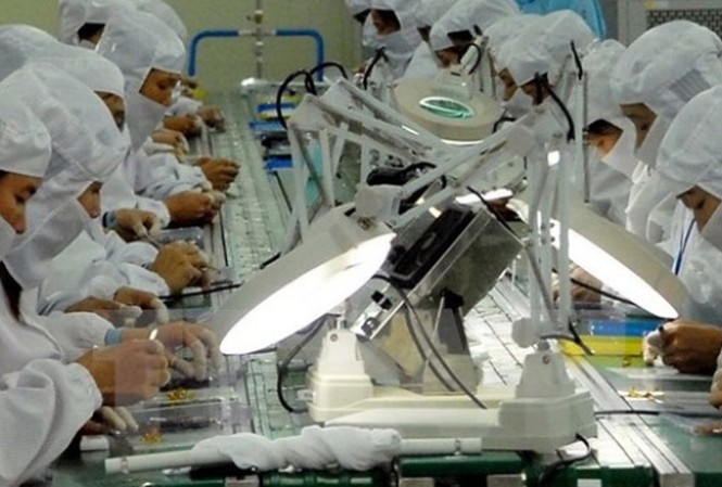Sau 3 năm gia nhập AEC, doanh nghiệp Việt vẫn dậm chân tại chỗ Các chuyên gia cho rằng, nhiều DN Việt chưa tận dụng hết cơ hội khi tham gia thị trường ASEAN