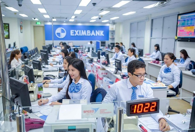 Khách mất tiền ở Eximbank: Muốn bồi thường phải chờ phán quyết của tòa Khách mất tiền ở Eximbank: Muốn bồi thường phải chờ phán quyết của tòa