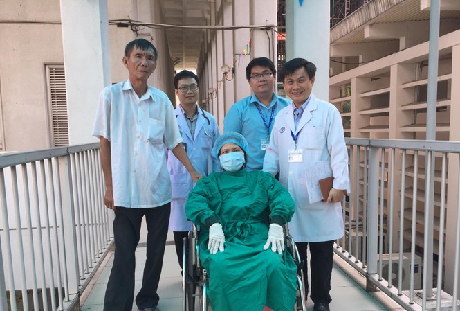15 triệu và hành trình đưa vợ về từ cửa tử của người chồng tàn tật 15 triệu và hành trình đưa vợ về từ cửa tử của người chồng tàn tật