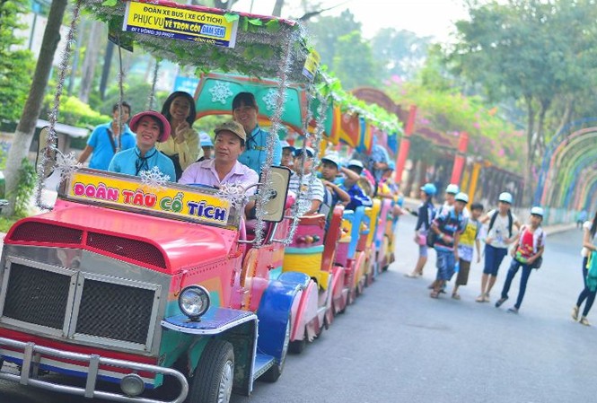 Khu vui chơi đông kín trẻ em ngày 1/6 Khu vui chơi đông kín trẻ em ngày 1/6
