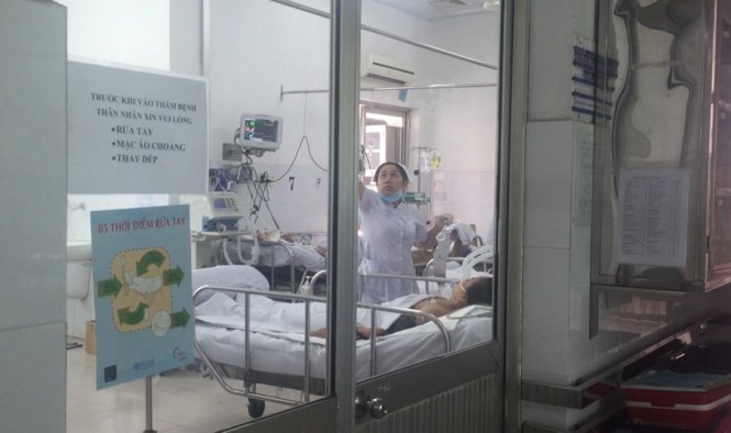 Bệnh nhân nguy kịch do cúm A/H1N1 từng chở khách du lịch bị cúm Bệnh nhân nguy kịch do cúm A/H1N1 từng chở khách du lịch bị cúm