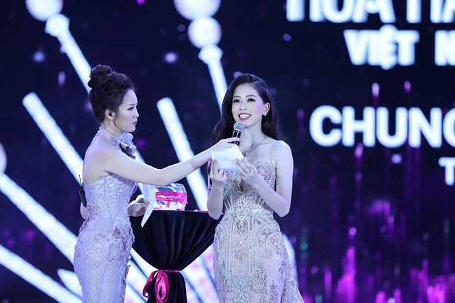 Phần trả lời ứng xử tại chung kết của top 5 HHVN 2018 Phần trả lời ứng xử tại chung kết của top 5 HHVN 2018
