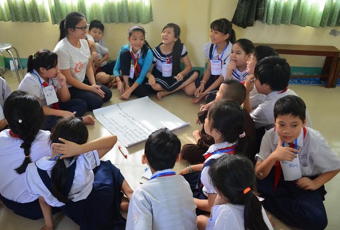 9X từ bỏ giấc mơ đại học, tham gia các hoạt động vì cộng đồng Một giờ học kỹ năng mềm tại lớp Bright Generation