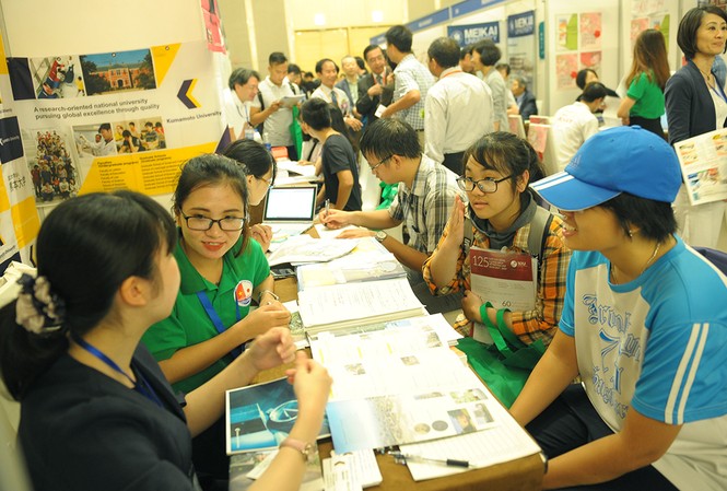 Hàng nghìn bạn trẻ tìm cơ hội du học Nhật Bản Nhiều bạn trẻ đã tham dự hội thảo tìm hiểu thông tin về giáo dục Nhật Bản