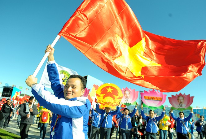 Quốc kỳ Việt Nam tung bay ở Festival thanh niên, sinh viên thế giới 19 Quốc kỳ Việt Nam tung bay ở Festival thanh niên, sinh viên thế giới 19