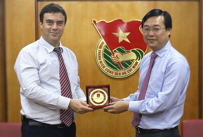 Thúc đẩy hoạt động hỗ trợ thanh niên lập nghiệp, khởi nghiệp sáng tạo Uỷ viên dự khuyết T.Ư Đảng, Bí thư thứ nhất T.Ư Đoàn Lê Quốc Phong tiếp Đại sứ đặc mệnh toàn quyền Israel tại Việt Nam Nadav Eshca