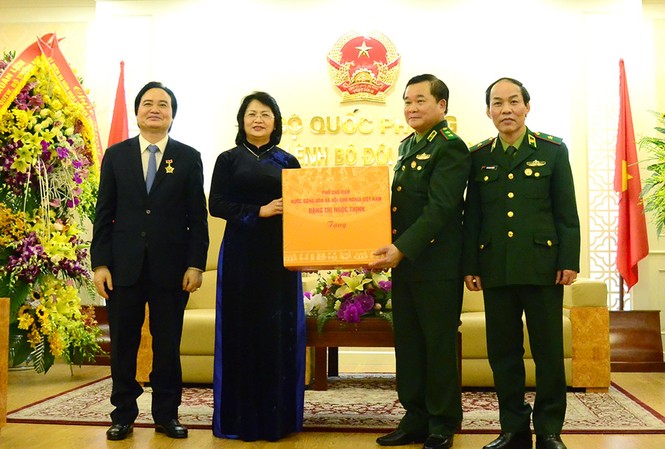 Phó Chủ tịch nước: Bộ đội Biên phòng đã có nhiều đổi mới, sáng tạo Phó Chủ tịch nước Đặng Thị Ngọc Thịnh đến thăm và chúc mừng Bộ Tư lệnh Bộ đội Biên phòng