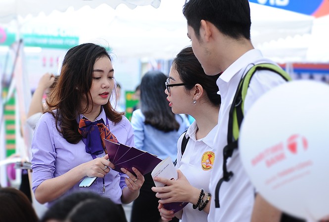 Nhiều cơ hội việc làm ngành tài chính ngân hàng cho giới trẻ Nhiều cơ hội việc làm ngành tài chính ngân hàng cho giới trẻ
