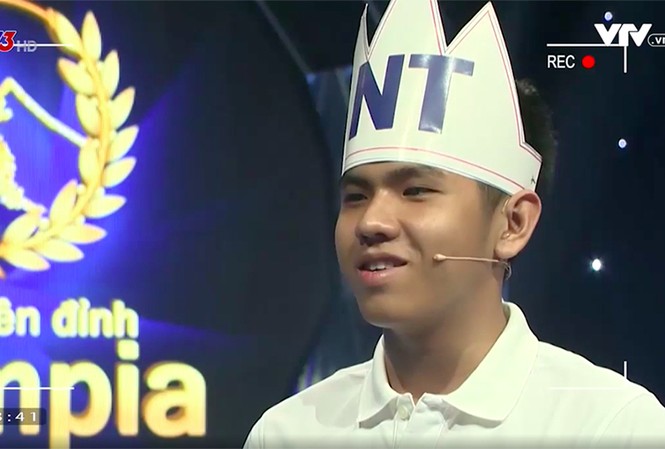 Thi sĩ ví tình yêu như thuốc thần thăng trầm leo núi Olympia Thí sinh Đoàn Văn Hoàng Vũ mang tới nhiều cảm xúc cho cuộc đời