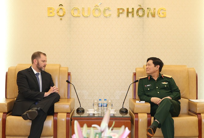 Đối thoại Chính sách Quốc phòng Việt Nam và Australia lần thứ 2 Đại tướng Ngô Xuân Lịch tiếp ông Tom Hamilton