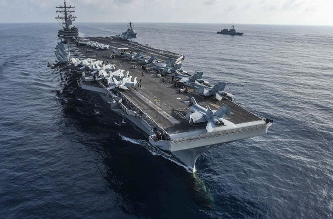 Hai tàu sân bay Mỹ tập trận ở biển Đông Tàu sân bay USS Ronald Reagan trong một lần tập trận với hải quân Nhật Bản
